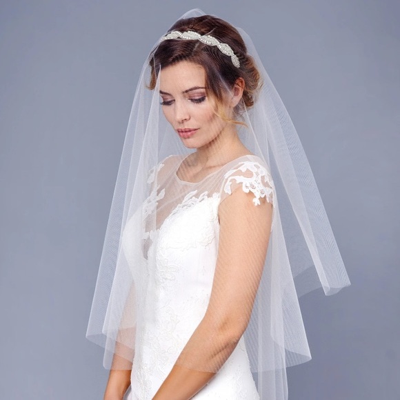 White fingertip veil bridal - Picture 1 of 5